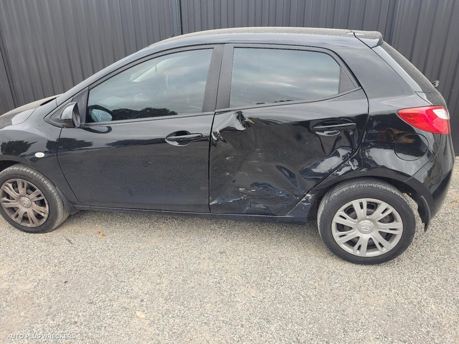 2011 MAZDA 2 OVERFLOW BOTTLE