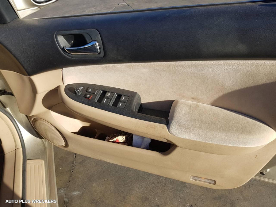 2005 Honda Accord Left Taillight