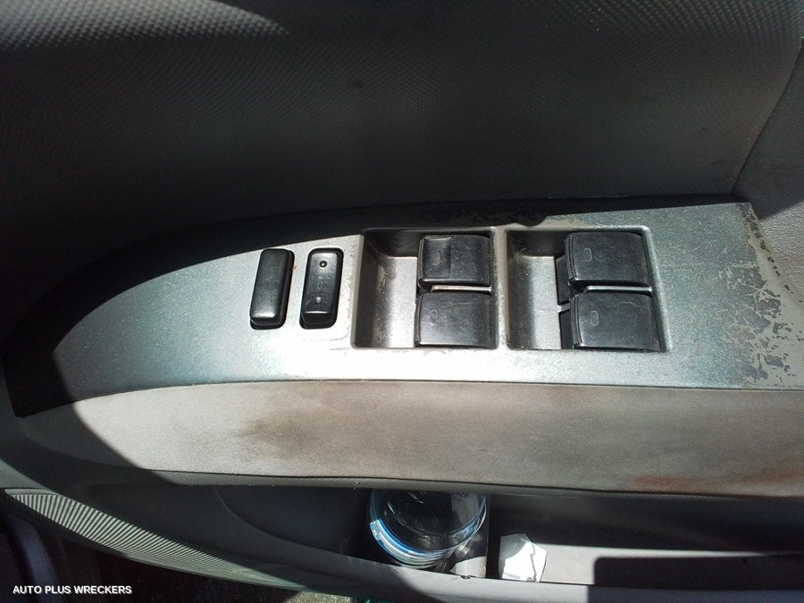 2006 Toyota Tarago Alternator