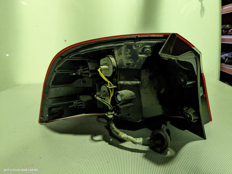 2014 Kia Rio Right Taillight