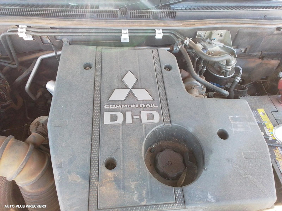 2014 Mitsubishi Pajero Body Door Mould