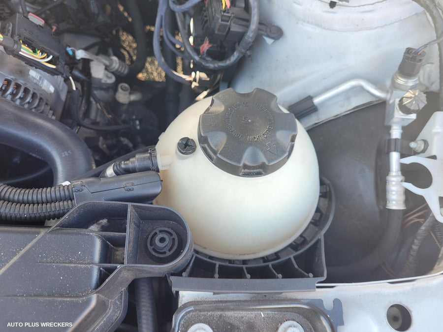 2013 BMW 3 SERIES LEFT FRONT WINDOW REG MOTOR