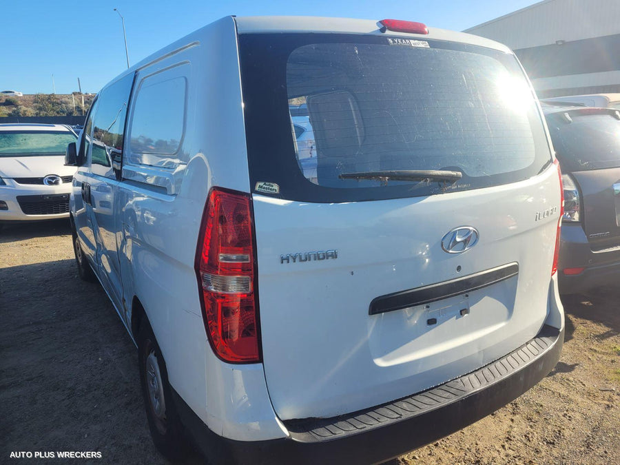 2010 Hyundai Iload/imax Left Door Mirror