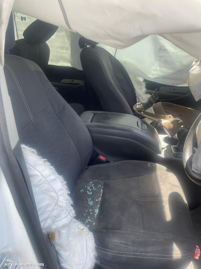 2017 Toyota Kluger Headrest