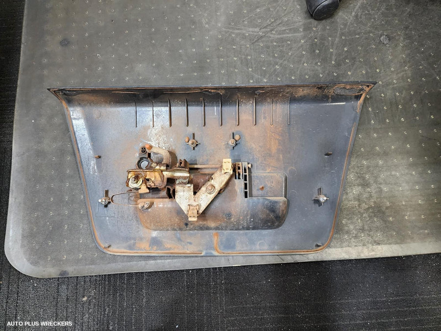 2005-2015 Nissan Navara Rear Garnish