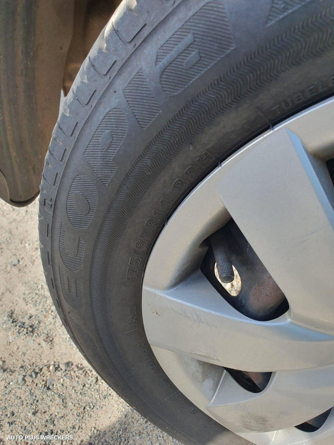 2010 TOYOTA YARIS WASHER BOTTLE