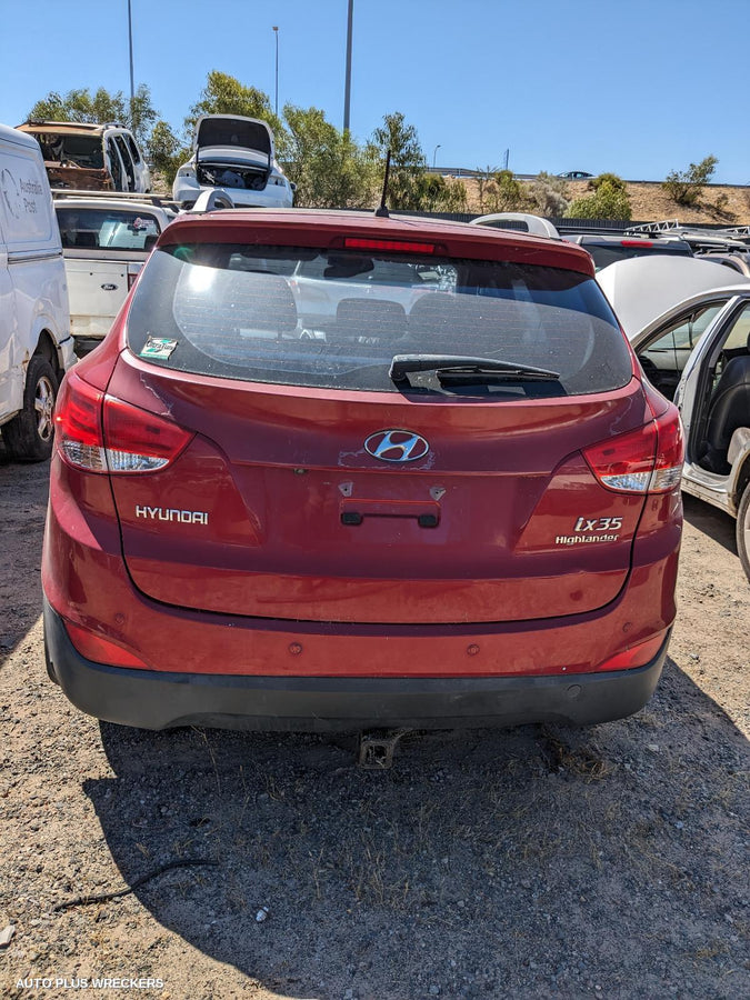 2010 Hyundai Ix35 Left Front Door