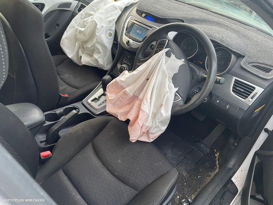 2013 Hyundai Elantra Right Front Door Window