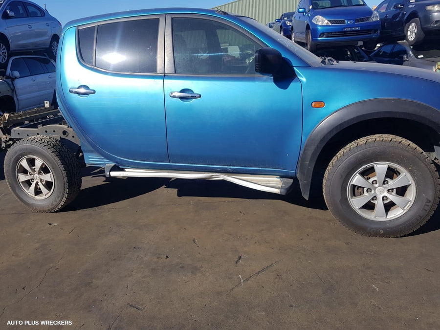 2006 Mitsubishi Triton Right Headlamp