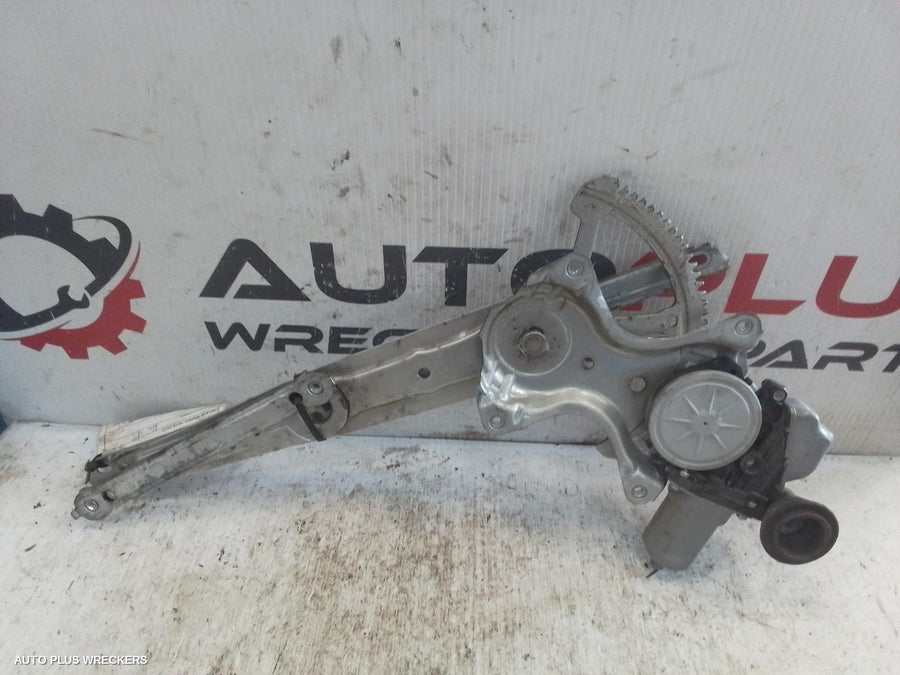 2012-2013 Toyota Corolla Right Front Window Reg Motor