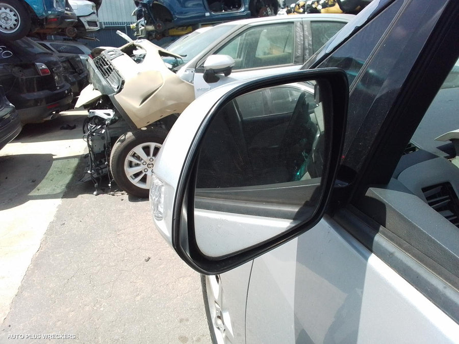 2006 Toyota Tarago Radiator