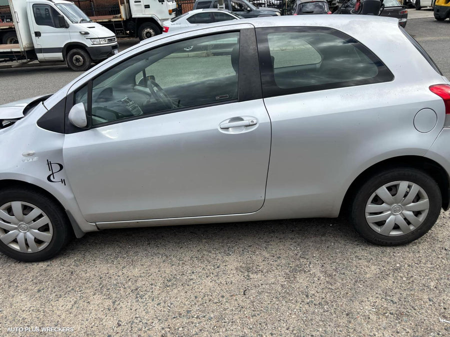 2009 Toyota Yaris Rear Bumper