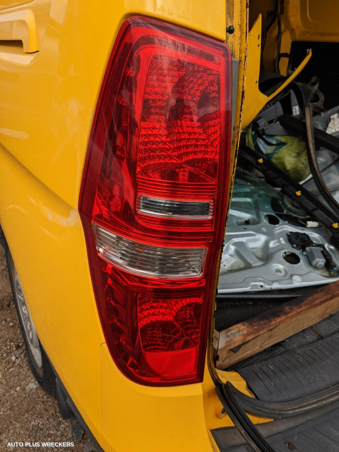 2010 Hyundai Iload/imax Left Rear Door Sliding