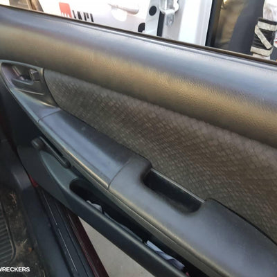 2005 Toyota Corolla Right Rear 1 4 Door Glass