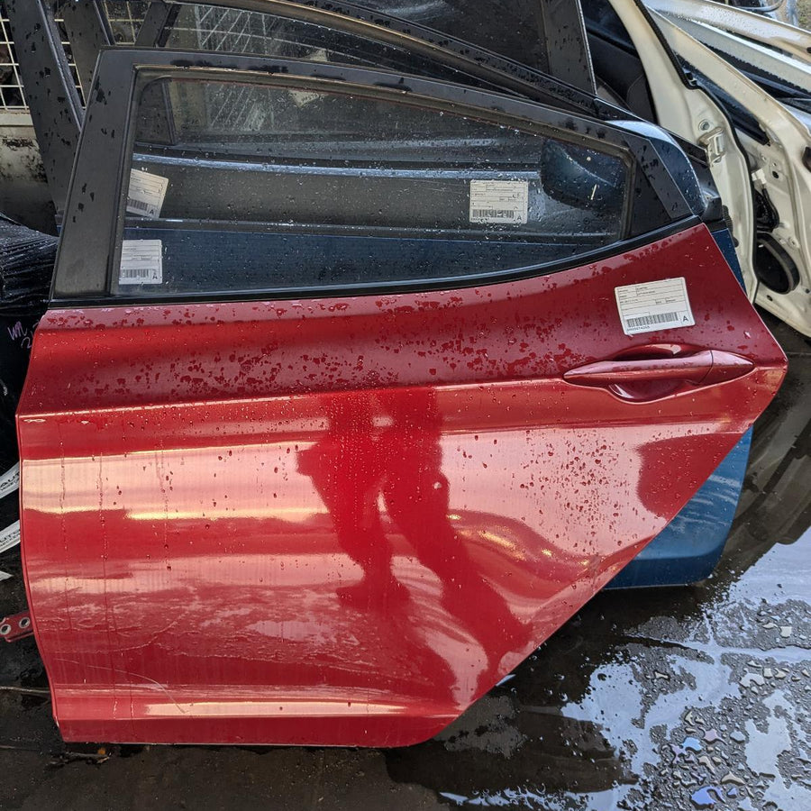 2013 Hyundai Elantra Left Rear Door Sliding