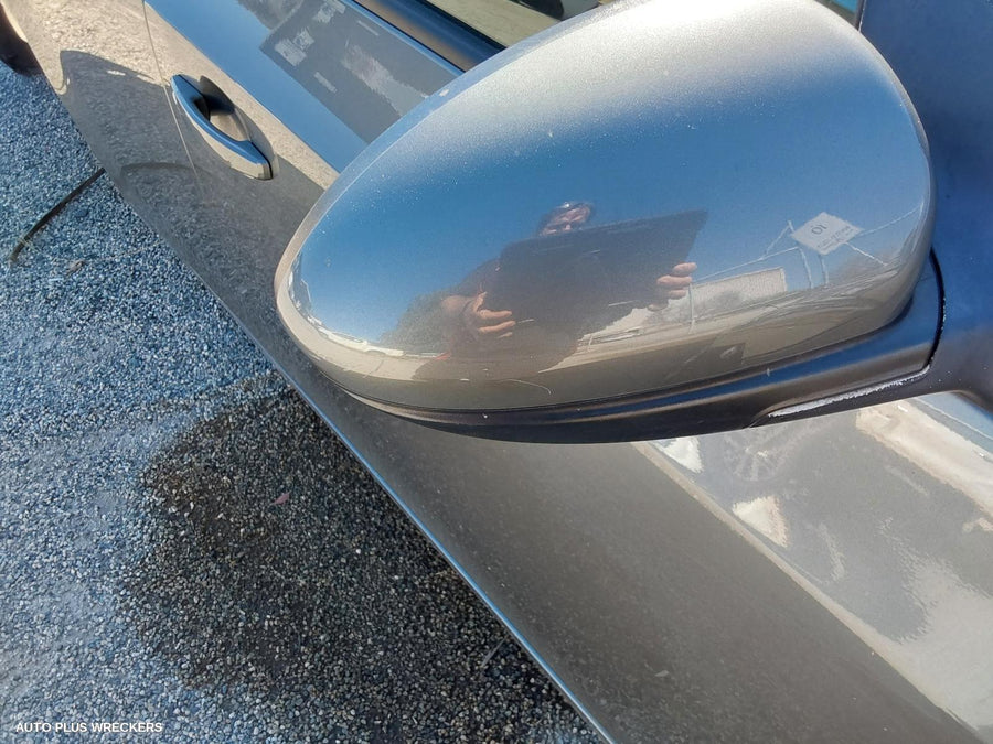 2013 Holden Cruze Right Rear Door Sliding