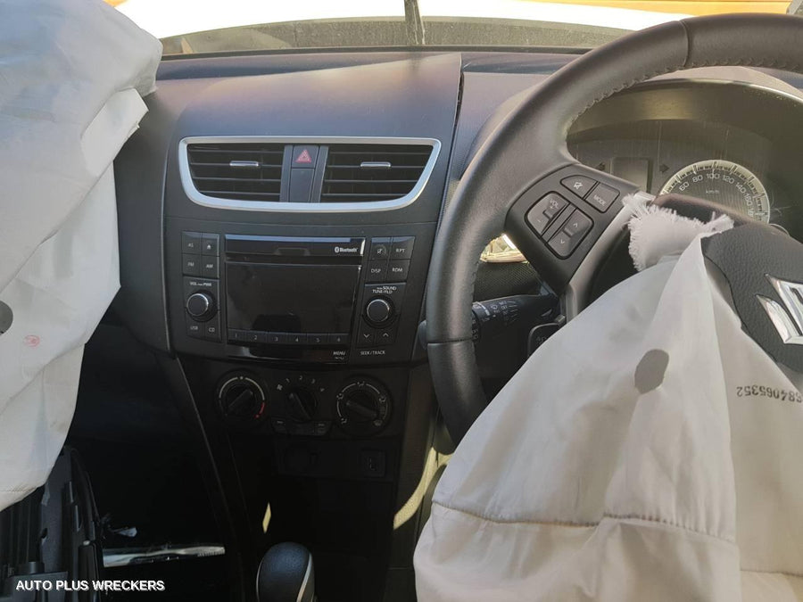 2015 Suzuki Swift Left Front Door