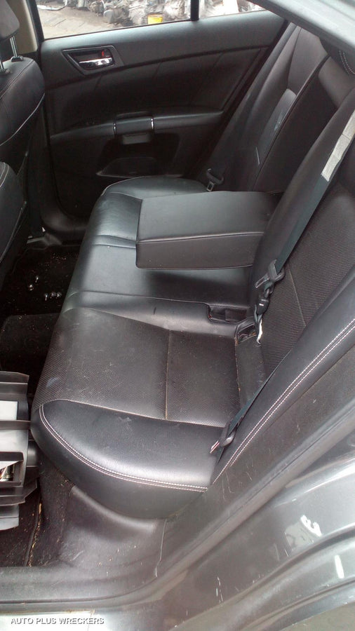 2011 Suzuki Kizashi Right Rear Door Sliding