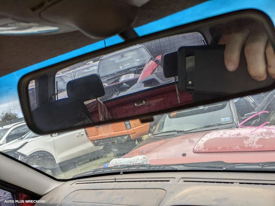 2008 Nissan Navara Left Guard