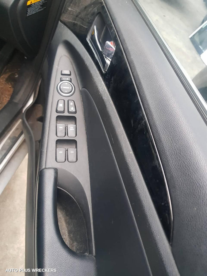 2012 Hyundai I45 Right Rear Door Window