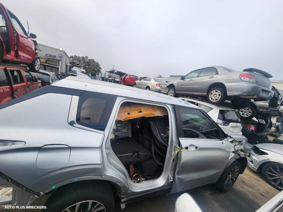 2022 Mitsubishi Outlander Caliper