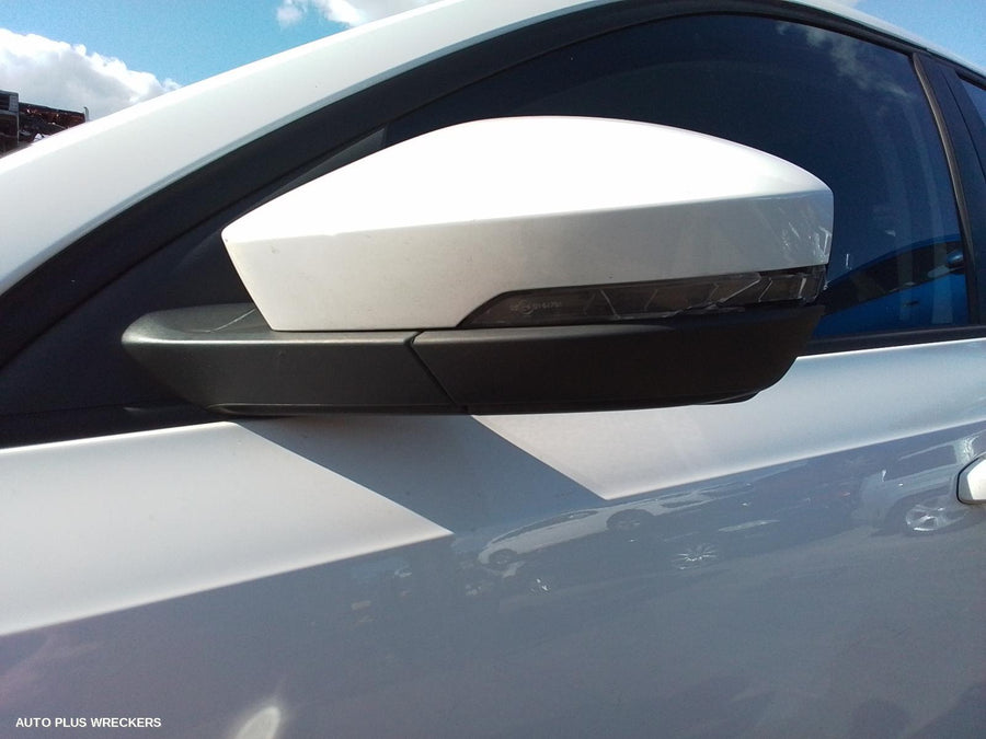 2014 Skoda Octavia Right Rear Door Window