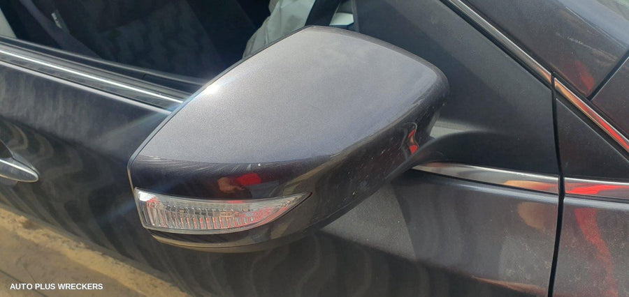 2012-2017 Nissan Pulsar Rear Garnish