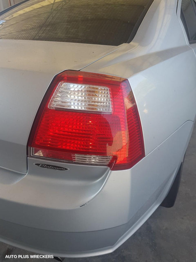 2005 Mitsubishi 380 Left Front Window Reg Motor