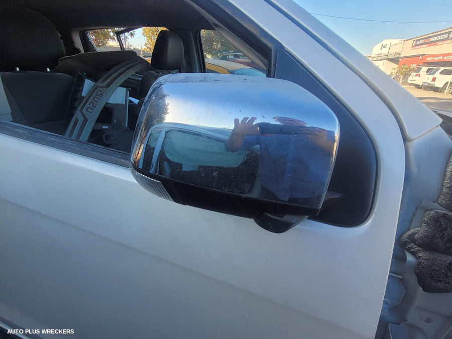 2017 Isuzu Mu-x Right Front Door Window