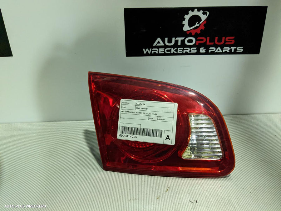 2008 Hyundai Santa Fe Rear Garnish