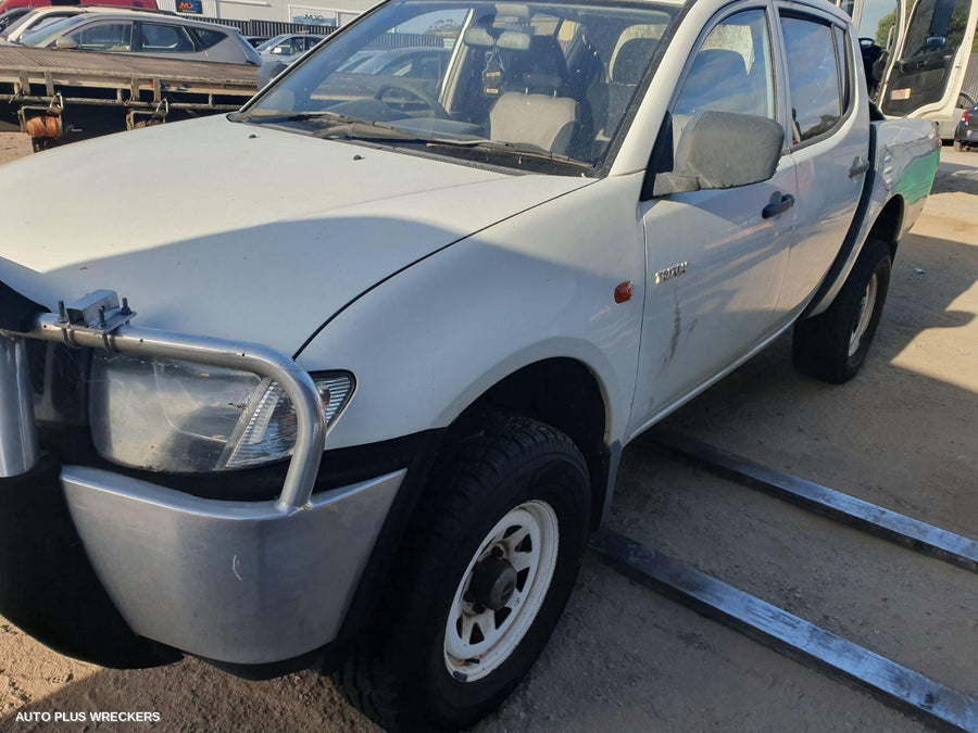 2008 Mitsubishi Triton Left Headlamp