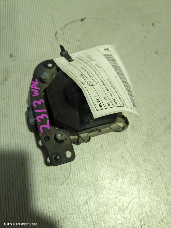 2018-2022 Jeep Cherokee Reverse Camera