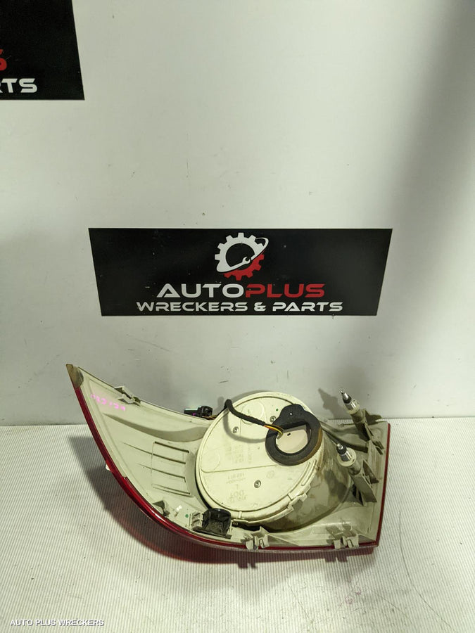 2009 Volkswagen Eos Left Taillight