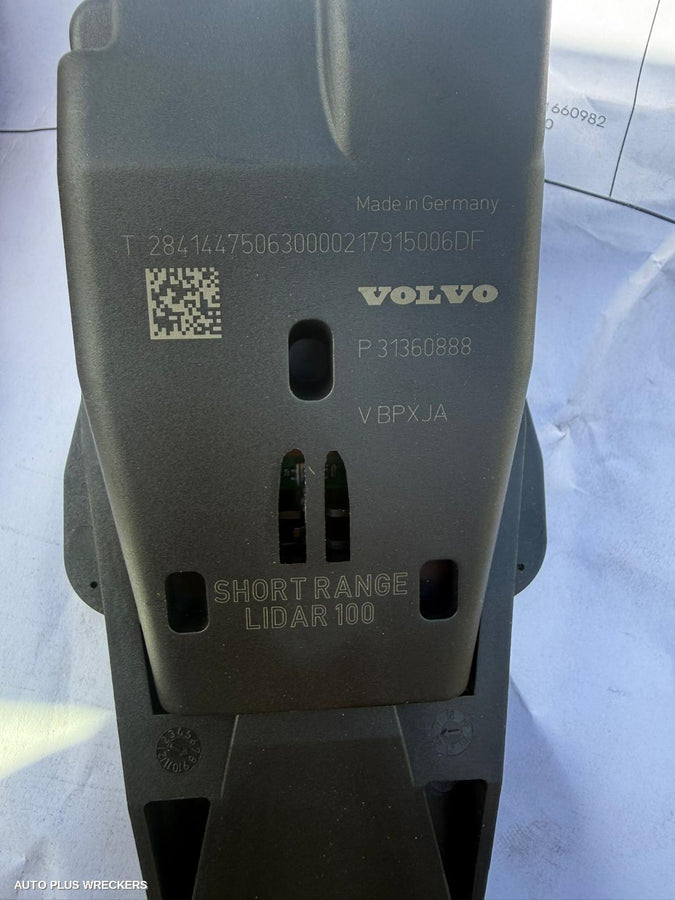 2013-2019 Volvo S40 Reverse Camera