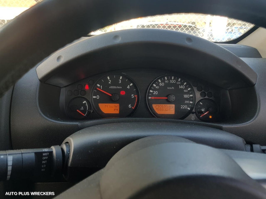 2006 Nissan Navara Right Front Door Window