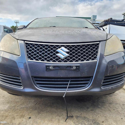 2012 Suzuki Kizashi Left Front Door Window