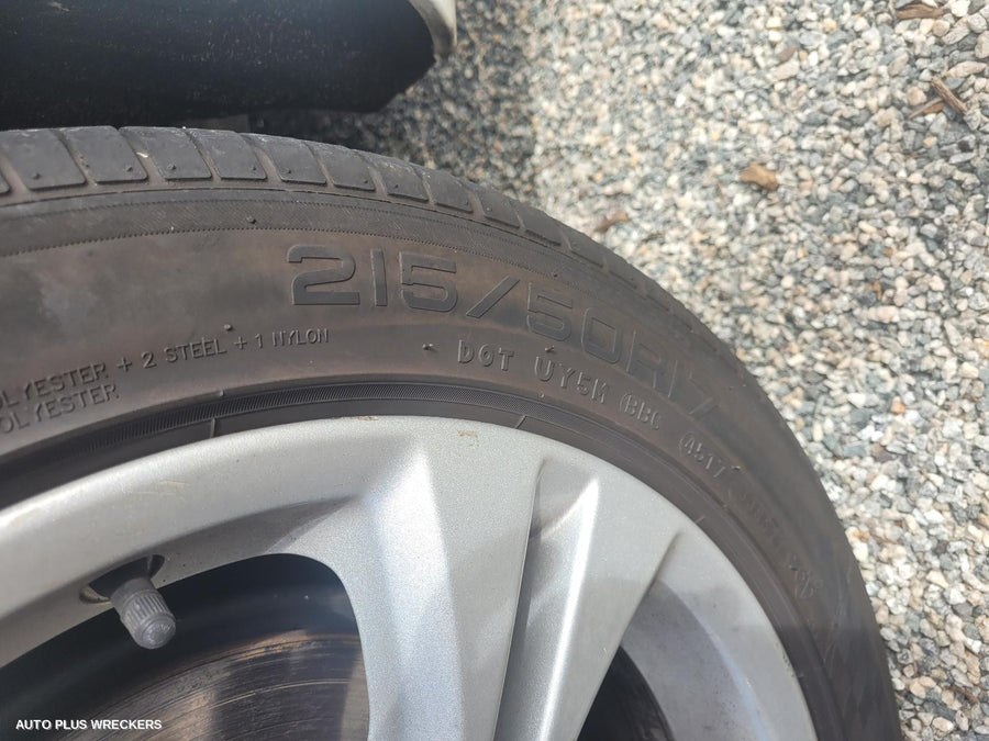 2012 Ford Mondeo Left Rear Door Sliding