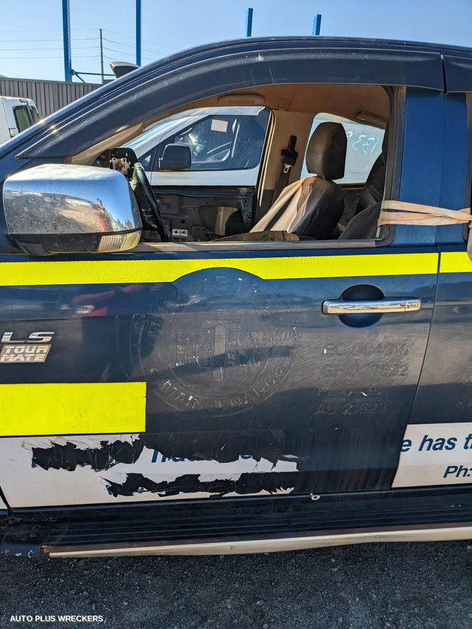 2017 Isuzu Dmax Left Front Door