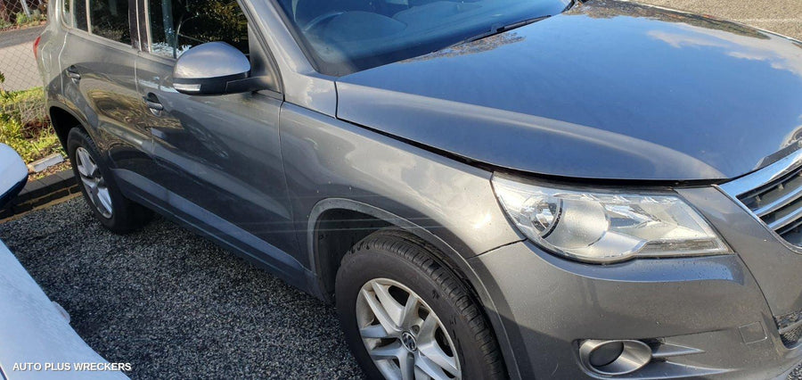2008-2011 Volkswagen Tiguan Left Headlamp