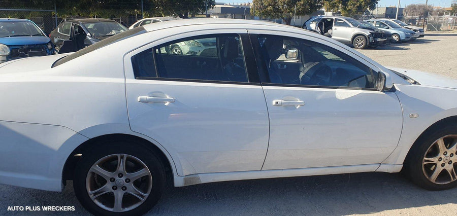 2006 Mitsubishi 380 Left Headlamp