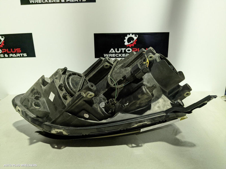 2006 Mitsubishi 380 Left Headlamp