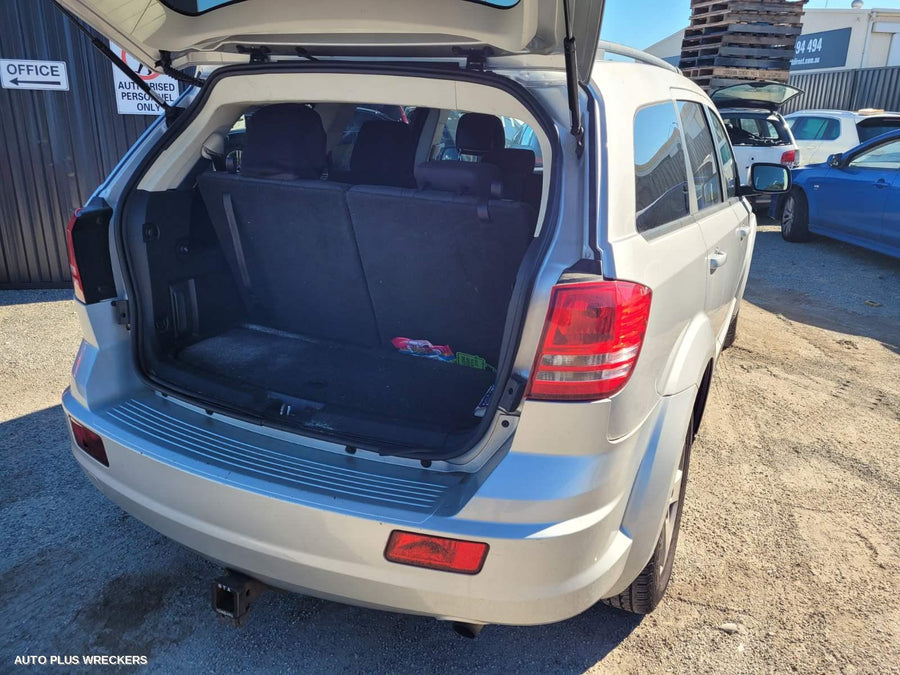 2010 Dodge Journey Right Front Door
