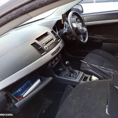 2007-2015 Mitsubishi Lancer Door Handle
