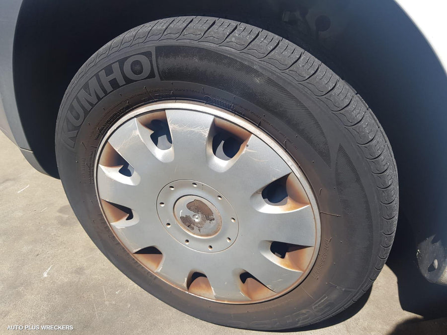 2007 Volkswagen Caddy Left Front Door