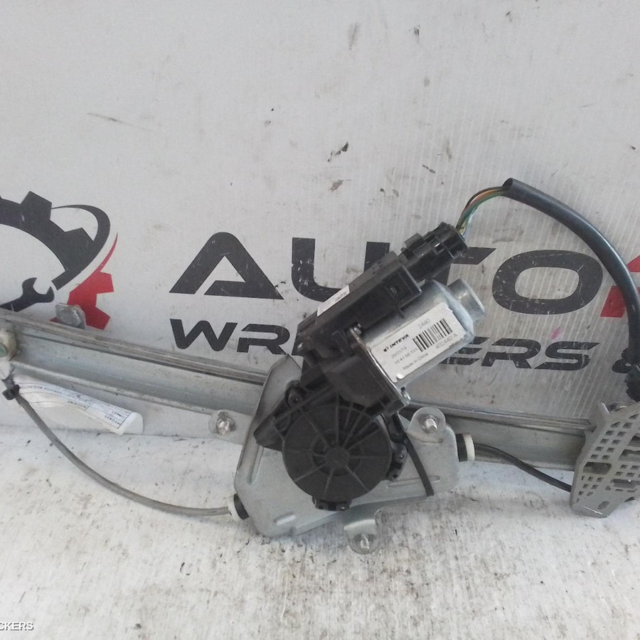 2011-2019 Hyundai Accent Right Front Window Reg Motor