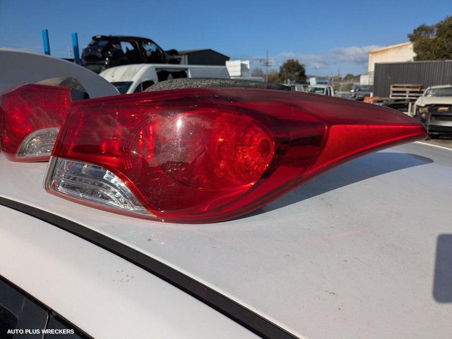 2012 Hyundai Elantra Right Taillight