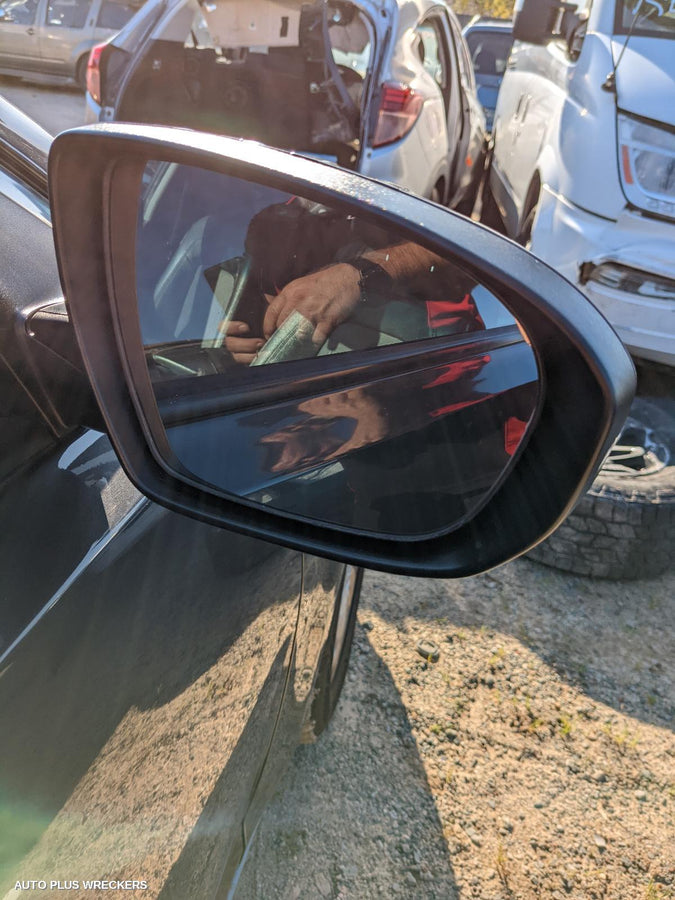 2013 Kia Optima Right Front Door Window