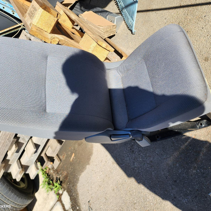 2007 Toyota Hiace 3rd Seat