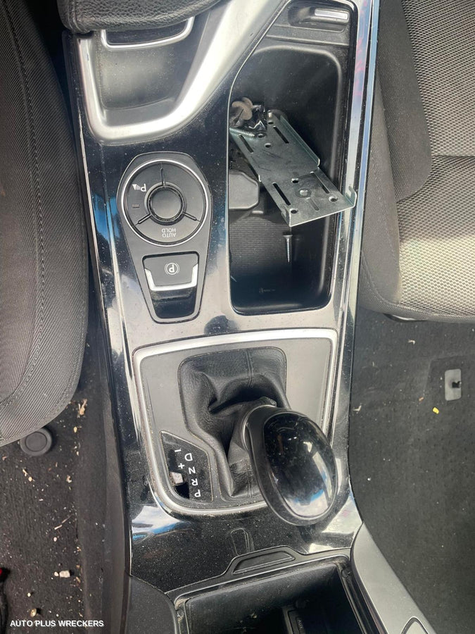 2014 Hyundai I40 Rear Garnish