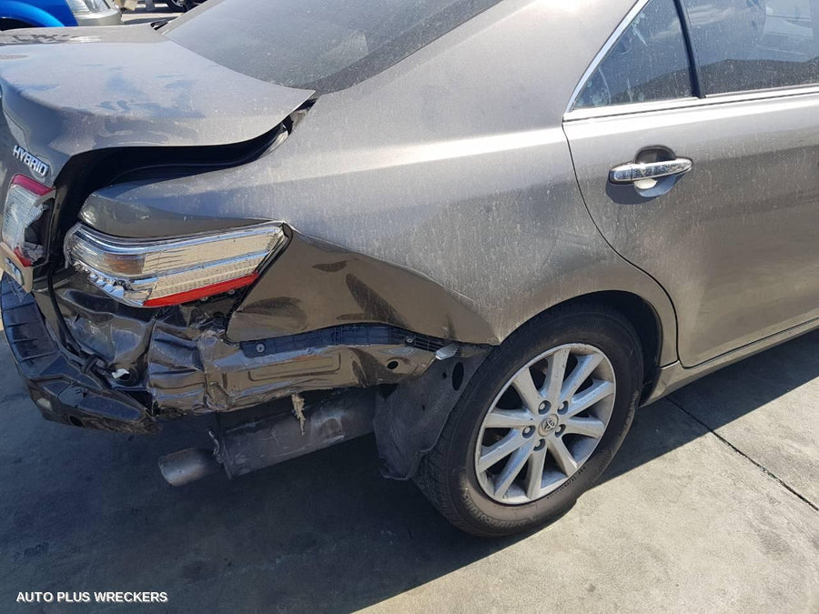 2010 Toyota Camry Left Rear Door Window